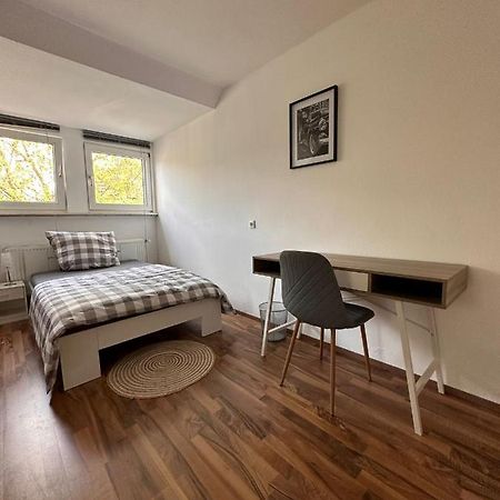 Zimmer Im Zentrum - In Der Naehe Zum Hauptbahnhof 帕德博恩 外观 照片